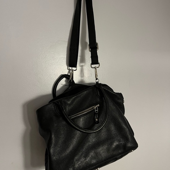 Elegant Roots Black Authentic Leather Handbag - Picture 3 of 6